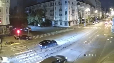 В Киеве работник прокуратуры сбил женщину на пешеходной зоне и скрылся: он уже задержан