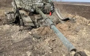 Total combat losses of Russian Federation since start of war are approximately 1,041,990 people (+1,040 per day), 11,035 tanks, 30,583 artillery systems, and 23,021 armoured combat vehicles. INFOGRAPHICS