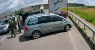 На Волині чоловік вдарив працівника ТЦК лопатою після вимоги надати документи