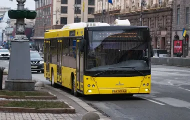 Атака РФ на Київ: в столиці частково змінили рух громадського транспорту