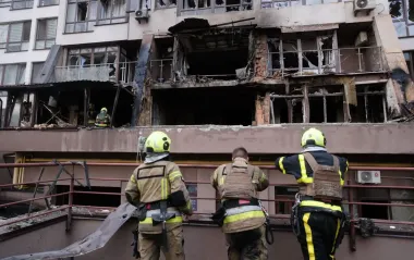 Який вигляд має ЖК у Києві після російського удару: фоторепортаж РБК-Україна