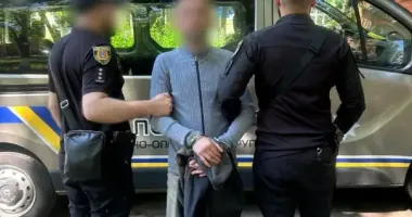Чоловіку, який розпилив газ у салоні маршрутки та вдарив ножем пасажира в Одесі, загрожує до 8 років ув’язнення