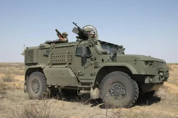 В РФ планируют защищать военные объекты БМ "Тайфун ПВО": что известно о технике (фото)