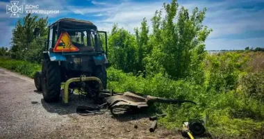 На Харківщині під час роботи в полі підірвався тракторист