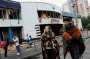Вынесли телефоны и планшеты: в Киеве ограбили магазин, пострадавший от ударов ВС РФ (видео)