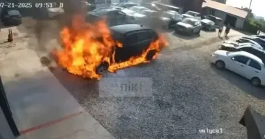 Во Франковске водитель приехал на СТО на горящем авто