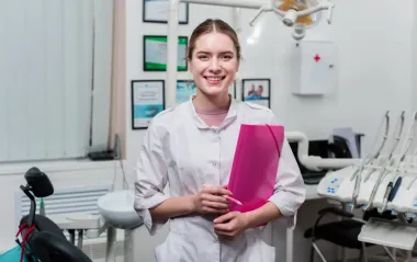 Медична еліта. Скільки коштує стати стоматологом в Україні: ціни на навчання 2025