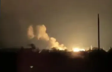 Российский город Миллерово, где действует военный аэродром, под массированной атакой БпЛА (видео)