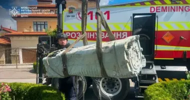 У Києві бойова частина збитої російської ракети Х-69 впала біля житлового будинку