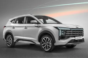 Дороже Nissan X-Trail и Mitsubishi Outlander: новый кроссовер "Москвич" шокировал ценой