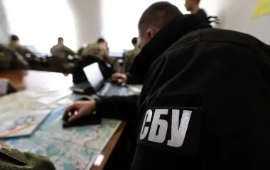 Чиновник СБУ требовал 300 тысяч долларов за уничтожение материалов дела: детали