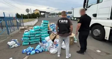 В Одесской области задержали водителя, который пытался вывезти в Молдову товаров на 1 млн грн под видом гуманитарной помощи