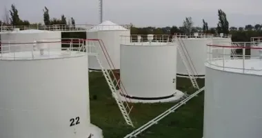 На Київщині викрили підпільну нафтобазу з неякісним пальним - вилучено майна на 26 млн грн