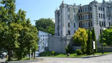 Ukrainian School of Political Studies expels six MPs following crackdown on anti-corruption agencies