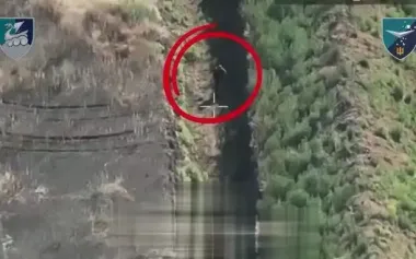 Ukrainian defenders strike Russian artillery and enemy infantry in Donetsk region. VIDEO