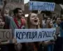 Protests in Ukraine as Zelenskyy approves law to weaken anti-corruption agencies - video