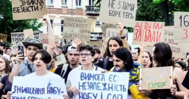 Чи то недопрацьовують спецслужби, чи то навпаки – дуже добре працюють, просто не на користь України