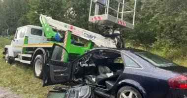 Жуткое ДТП в Ровенской области: водитель Audi А6 в реанимации после столкновения с грузовиком