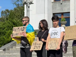 По меньшей мере в 17 городах: в Украине возобновились протесты из-за закона №12414 (видео)