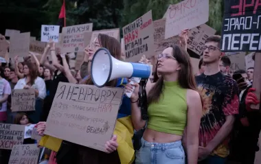 На волне протестов. Что не так с законом о НАБУ и САП и какое решение предлагает Зеленский