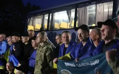 Ukraine and Russia carried out prisoner exchange. Seriously ill and severely wounded defenders return home – Zelenskyy. PHOTOS