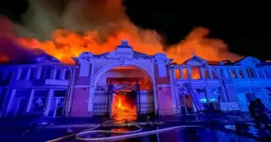 Через атаку дронів в Одесі горить ринок Привоз, зруйновані будинки
