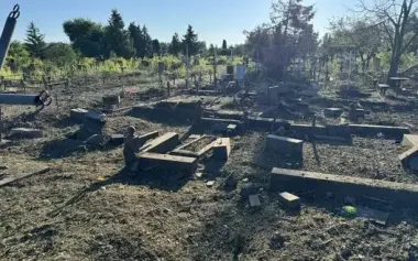 300 graves damaged in Cherkasy as result of missile attack: enemy was probably targeting Alley of Heroes. PHOTOS