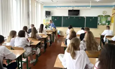Дистанционка, экстернат и семейная форма: как будут учиться школьники