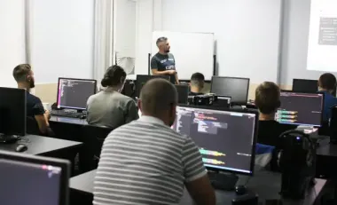 Українцям допоможуть стати айтішніками: хто може пройти безкоштовну програму