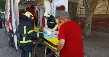 На Днепропетровщине спасли выпавшего из окна ребенка
