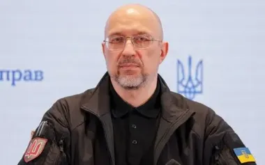 Shmyhal presents six deputies in Ministry of Defense, including Lieutenant General Havryliuk. PHOTO