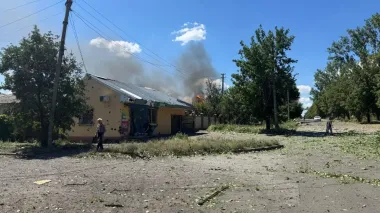 Three people killed and over 20 injured in Russian attacks on Donetsk and Kherson oblasts
