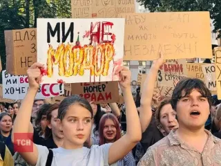 Не НАБУ і САП: політолог сказав, що насправді стало підставою для мітингів в Україні