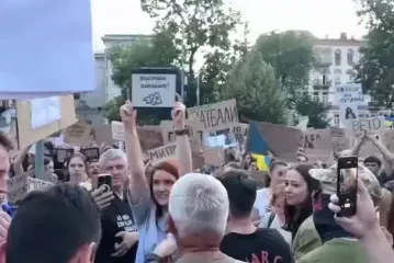 Безугла закликала до відставки головкома Сирського — в Раді відреагували