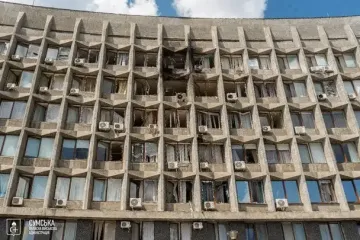 Росіяни атакували Суми: пошкоджена будівля ОВА