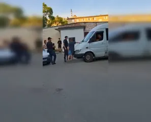 Будут отвечать за СЗЧ: в Полтаве люди напали на бус ТЦК, мобилизованные сбежали (видео)