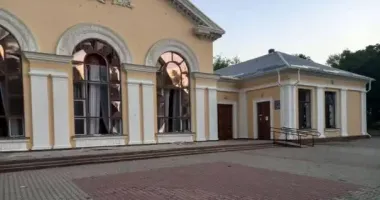 РФ атакувала Кропивницький дронами: виникла пожежа, пошкоджена філармонія