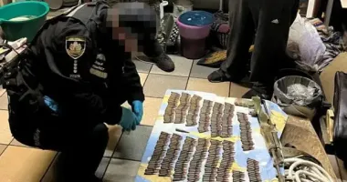 Масштабна операція: в Україні викрили 15 ділків, які торгували "трофейною" зброєю