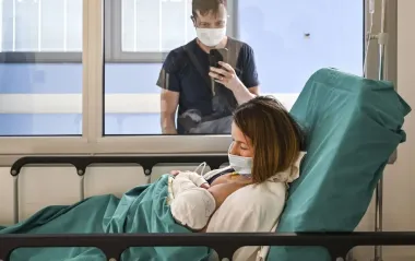 За рождение ребенка 50 тысяч гривен и 7 тысяч ежемесячно: детали проекта правительства