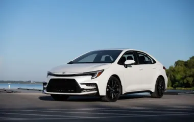 Toyota оновила найпопулярніший у світі седан: як тепер виглядає Corolla
