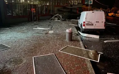 Поліцейські показали відео перших хвилин після обстрілу багатоповерхівки у Києв