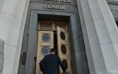 Почти втрое больше, чем у среднего украинца: зарплаты госслужащих рекордно взлетели