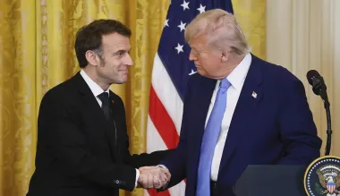 "Эммануэээль!" — как Трамп и Макрон флиртуют без протоколов и рамок, — Politico