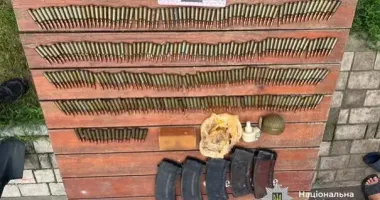 На Черкащині викрили 40-річного чоловіка зі складом зброї вдома: що знайшли у дворі