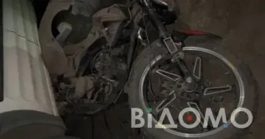 На Дніпропетровщині чоловік на авто переїхав мотоцикл