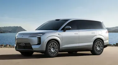 Почти 1000 сил и "Мавик" на крыше: семейный кроссовер от BYD показали до премьеры (фото)