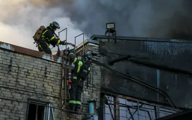 В окупованому Донецьку прогриміли вибухи: місцями зникло світло