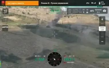 Ukrainian defenders on tank attacked Russian tank with direct fire in Siverskyi direction. VIDEO