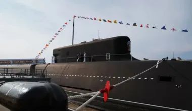 РФ ввела в строй новую АПЛ "Дмитрий Пожарский" при живом участии Путина: о чем это говорит