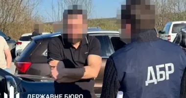Адвокат допомагав переправляти військовозобов’язаного за кордон
